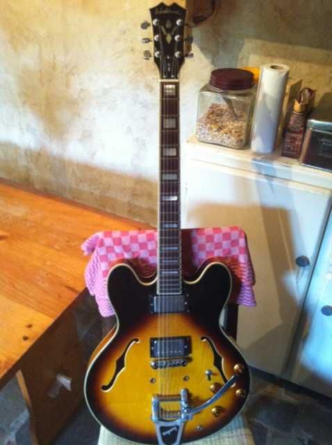 Washburn HB35 (ES-335 style) Bigsby (hand-made in Japan 1989) + case
