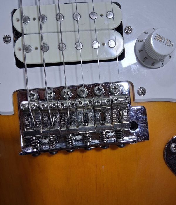 Guitarra fender strat