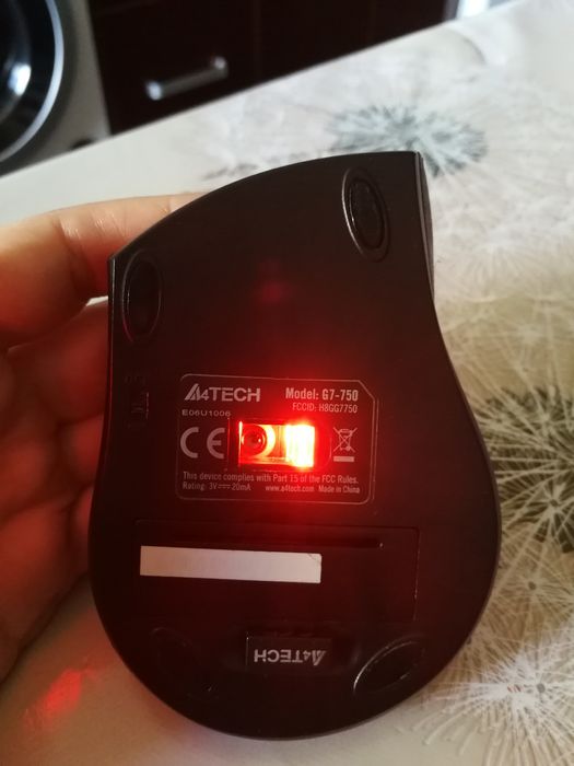 Комп'ютерна миша бездротова.