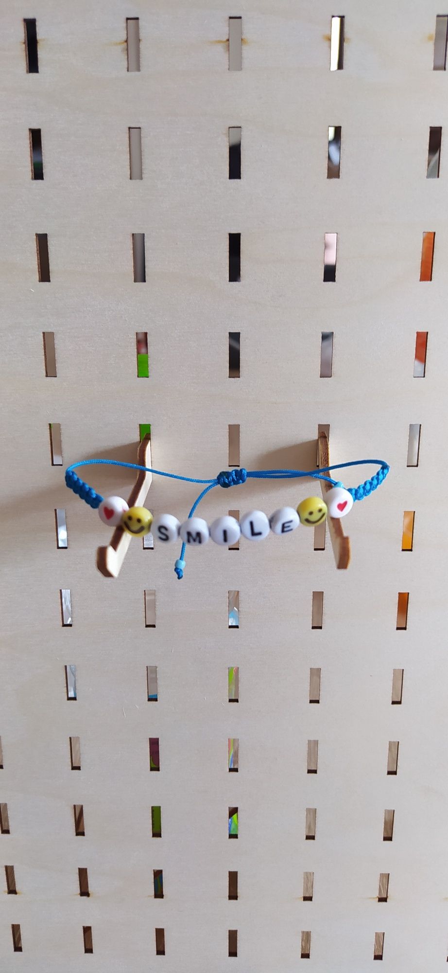 Bransoletka handmade niebieska z napisem smile ręcznie robiona