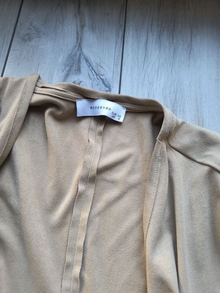 Beżowa narzutka Reserved