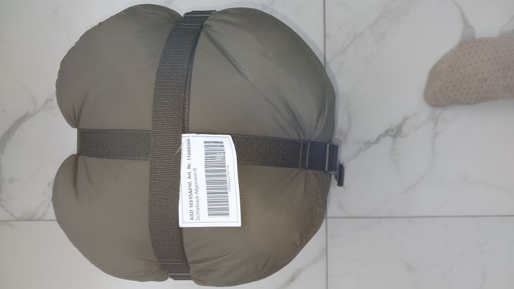 Продам зимовий (виробник Німеччина (спальний військовий мішок