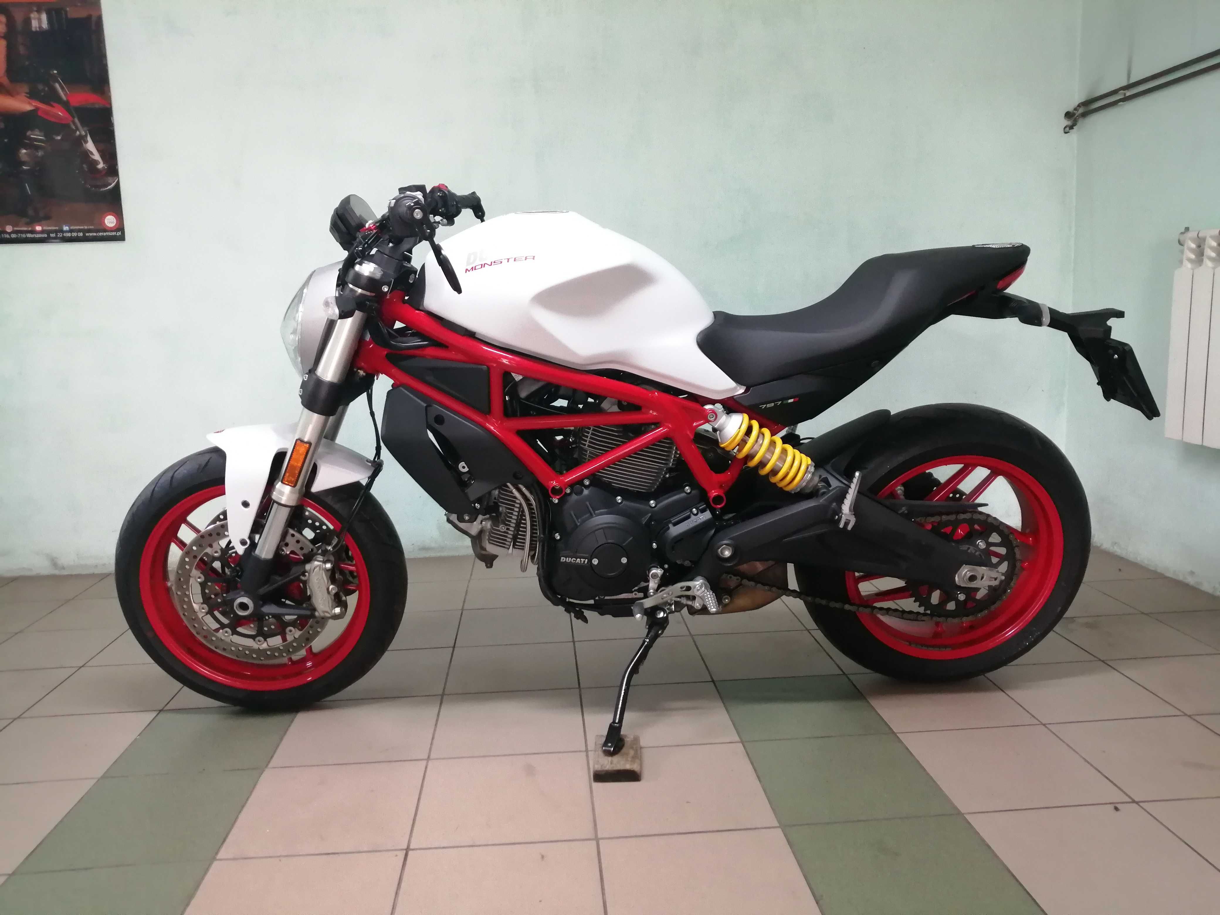 SUZUKI GSXR1000 , gsx1000r Yoshimura , R1 ,cbr 1000 ,gsxr 1000 L2