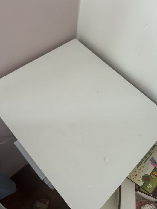 Komoda wąska biała 5 szuflad Jysk