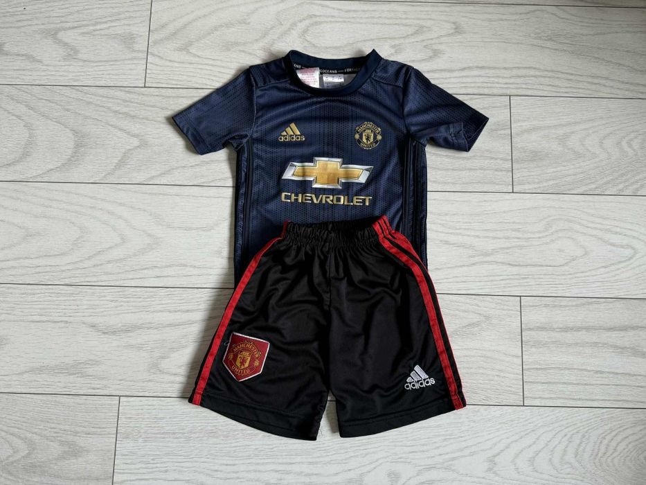 Футбольна форма Adidas Manchester 104-116 см