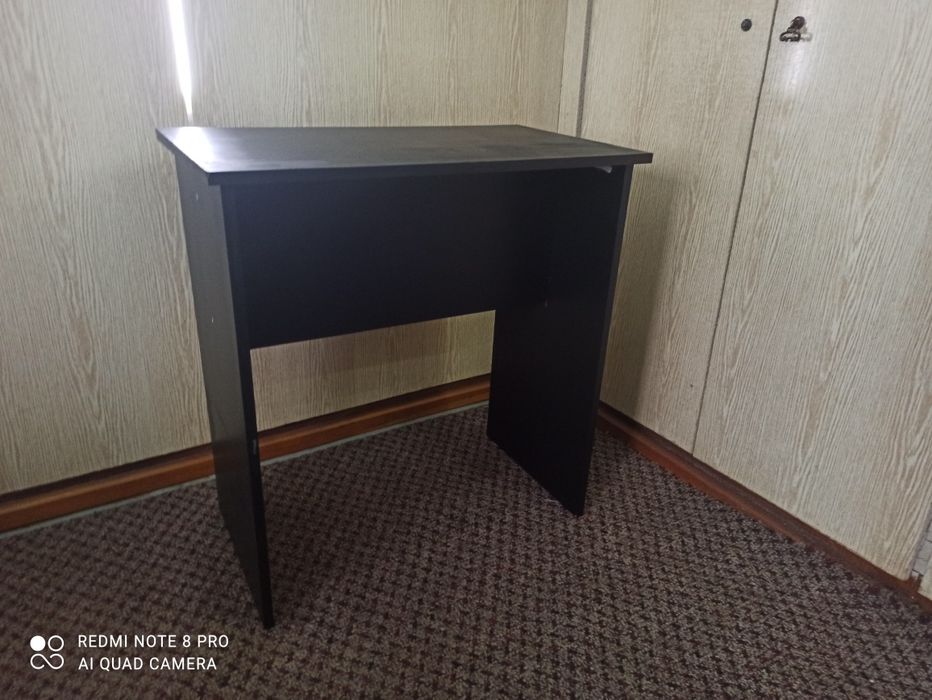 Продам стіл для дому чи офісу
