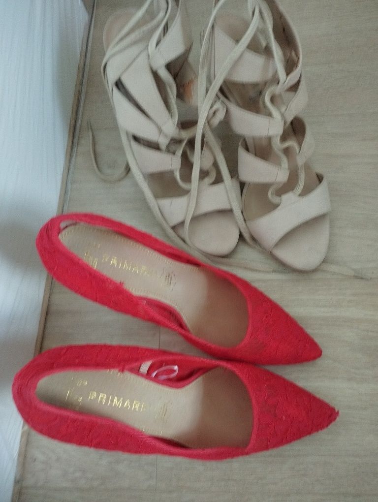 Buty szpilki sandaly beżowe czerwone koronka r 40 nizsze