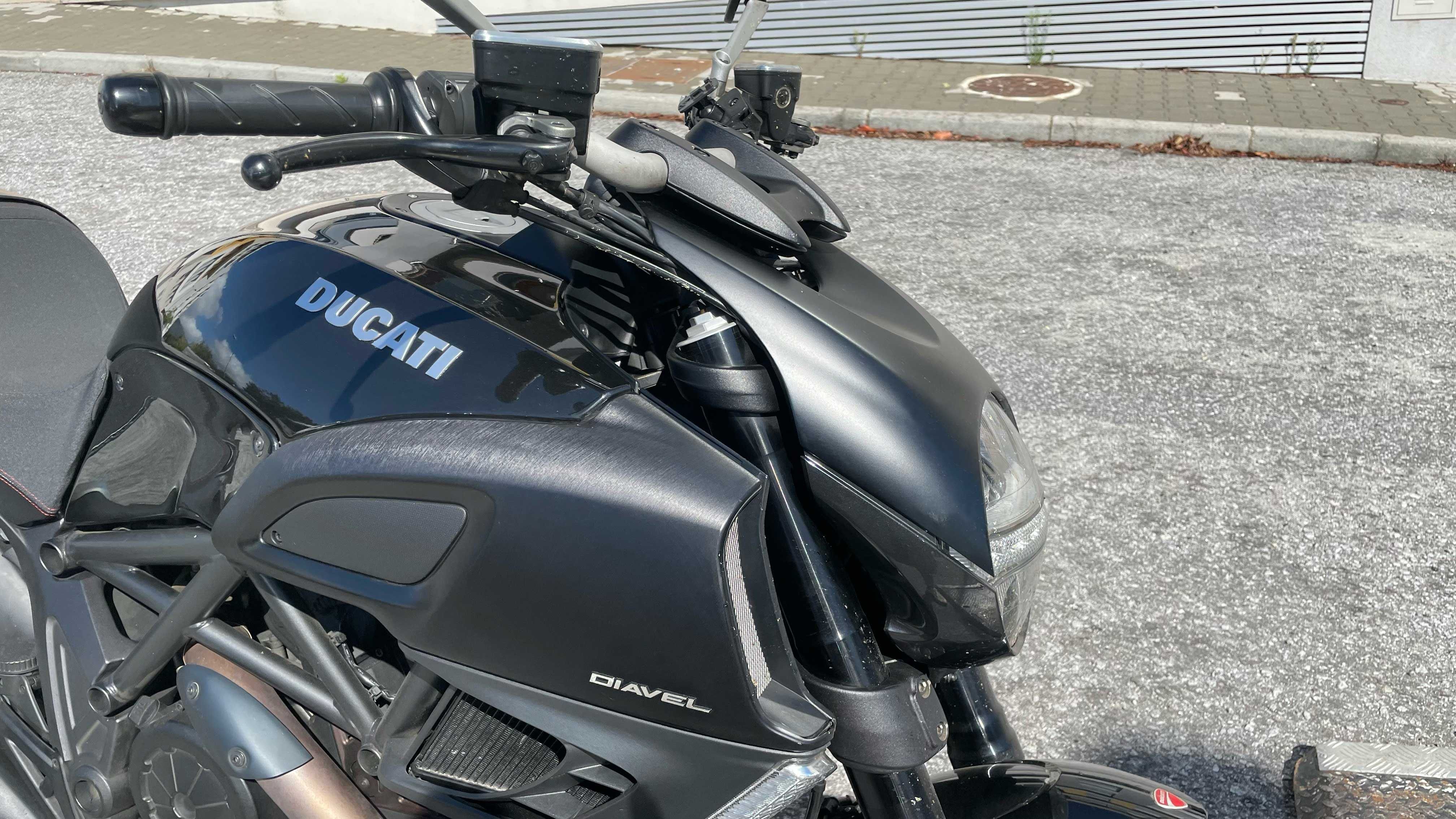 Ducati Diavel 1260 – Revisões na Marca, Excelente Estado