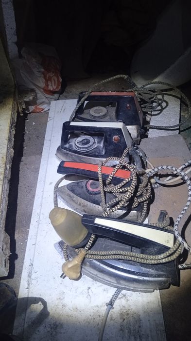 Топові древні праски/утюги/ розгладжувачі одягу