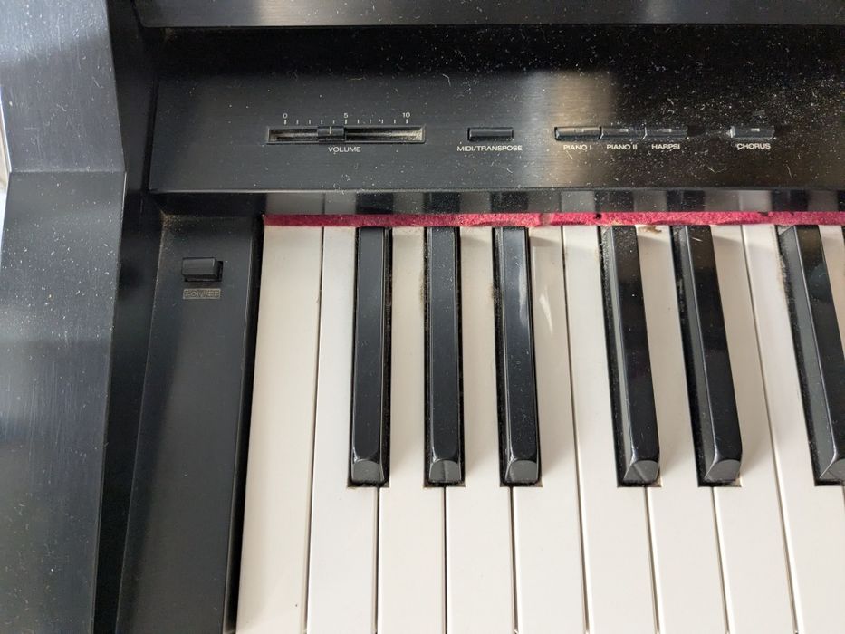 Piano digital Korg Concert 2500