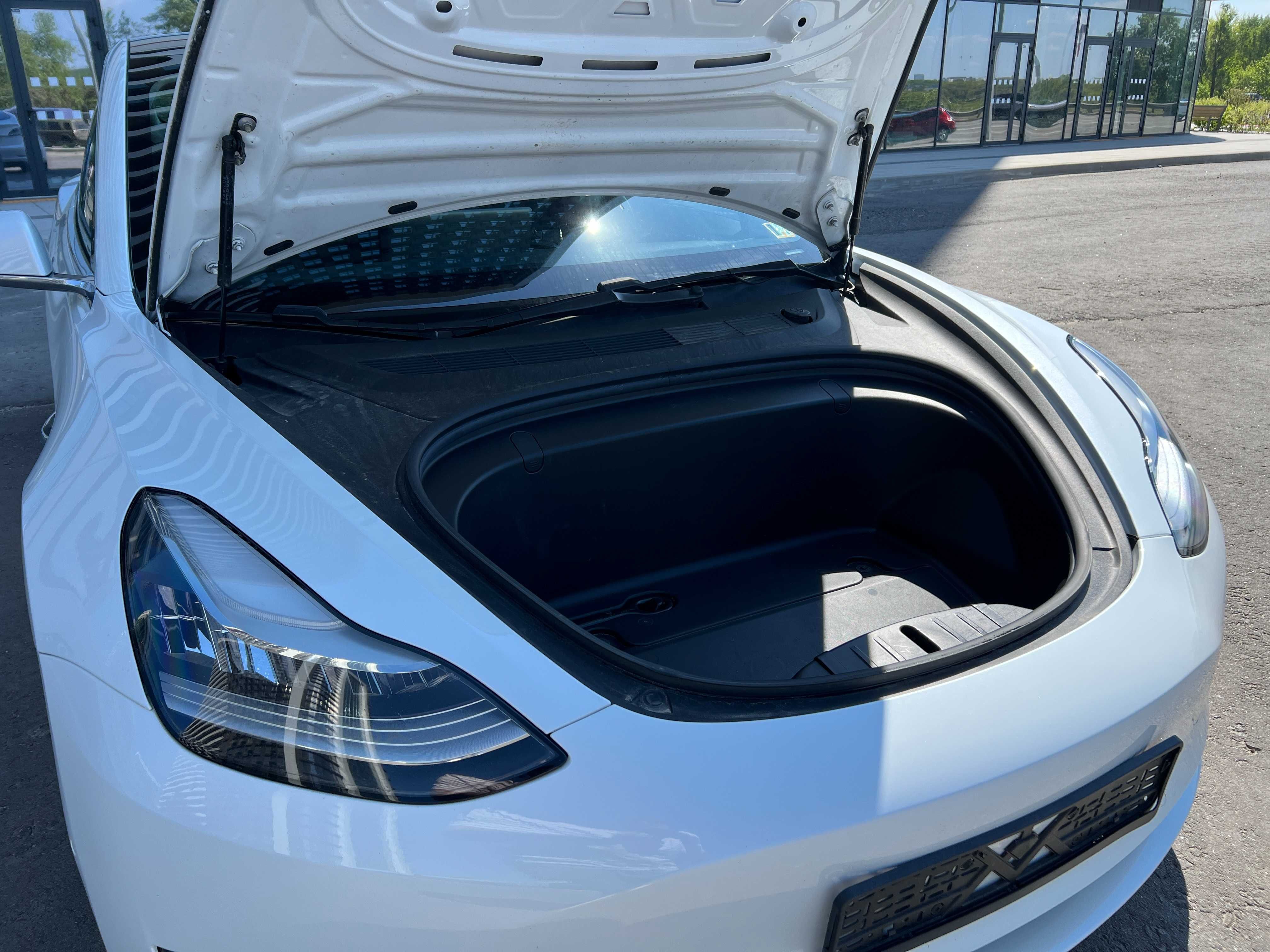 Продам Tesla Model 3 2019 Long Range Dual Motor AWD