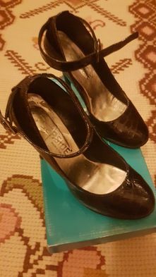 Sapatos castanhos