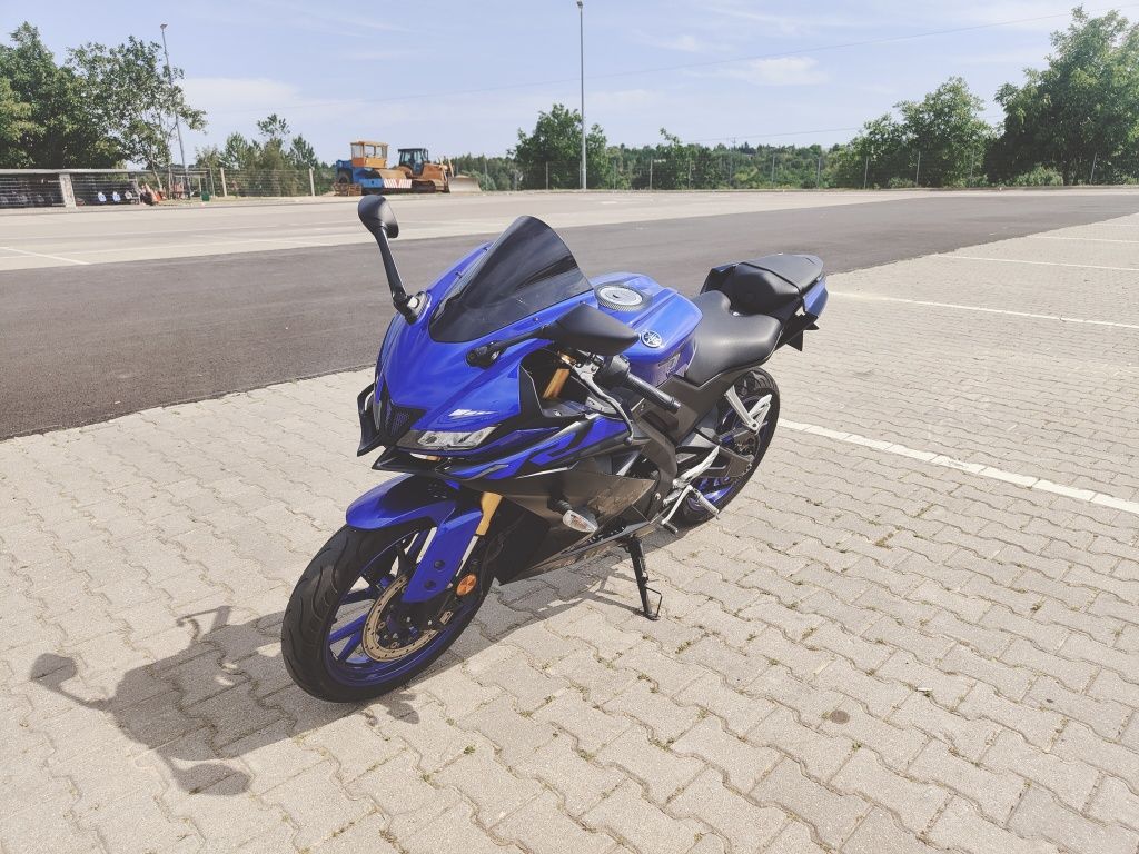 Yamaha yzf r 125 Zadbana Dodatki Prawo jazdy kat B