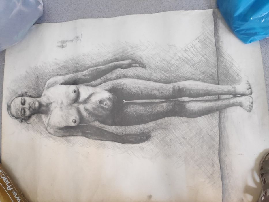 Desenhos,quadros e tela alguns de exposição.