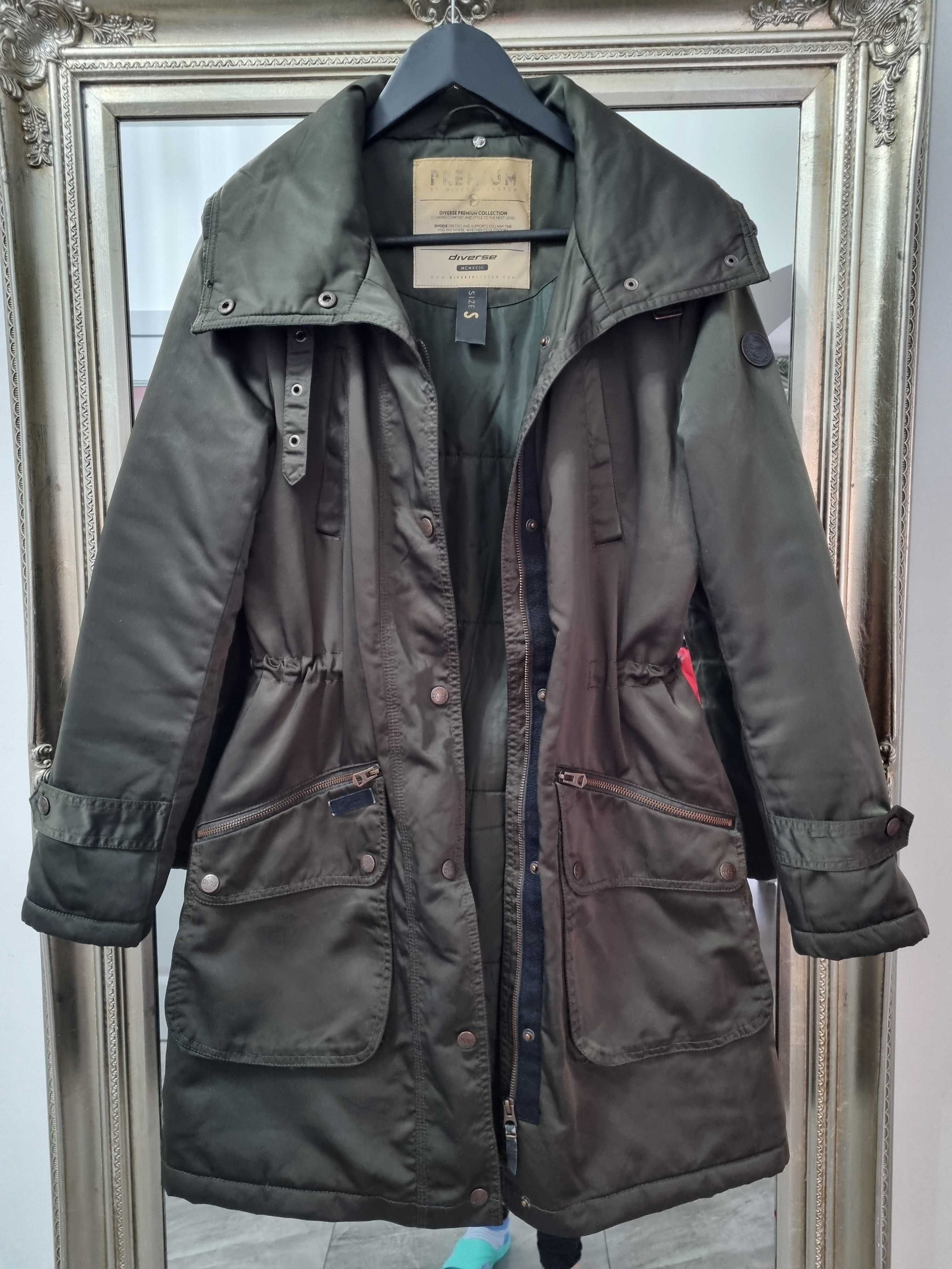 Kurtka damska parka khaki Diverse rozm S ,M stan idealny