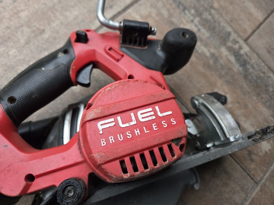 CCS55 Milwaukee pilarka tarczowa BRUSHLESS z akumulatorem 5,5ah