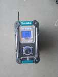 Radio budowlane Makita DMR 108 bluetooth akumulatorowe