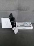 iPhone 15 256GB czarny AirPods bateria