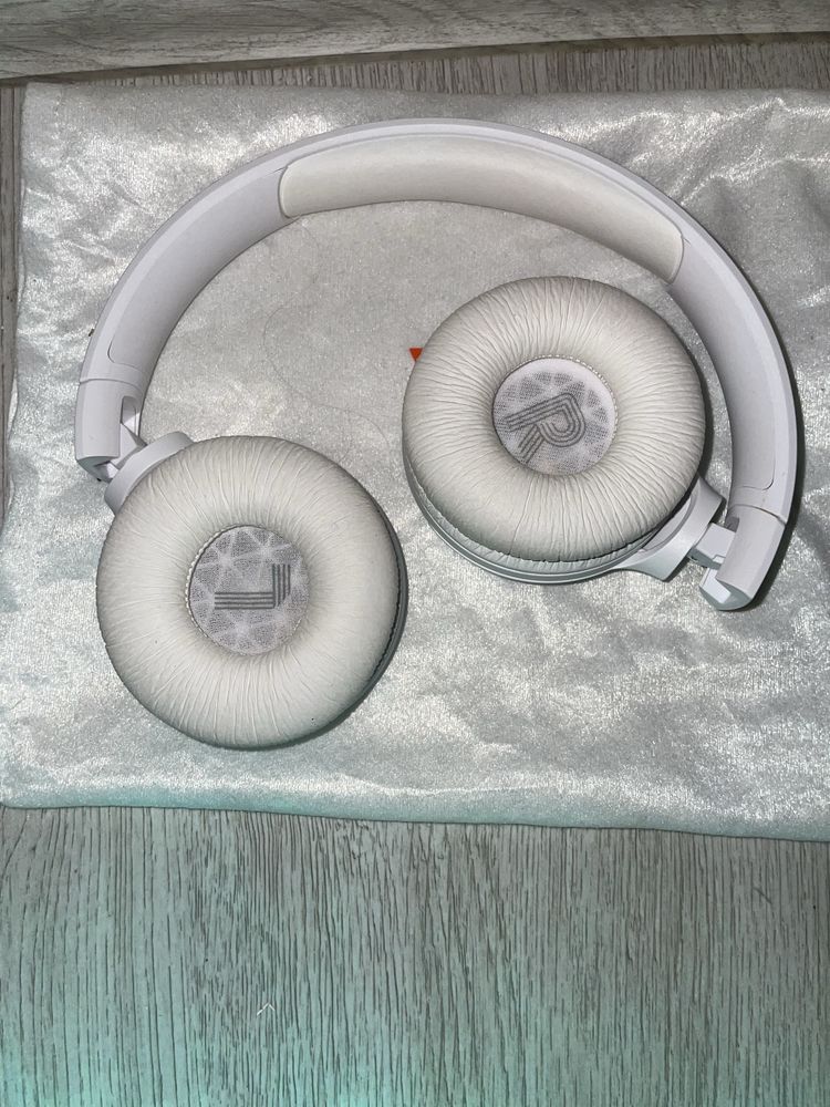 JBL TUNE 520BT White