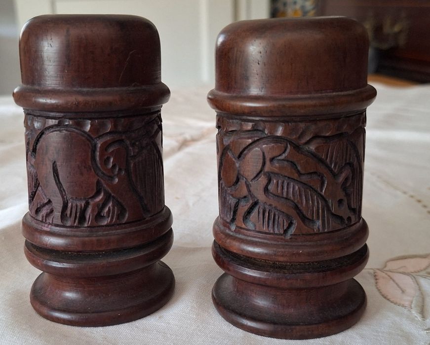 2 peças decorativas africanas esculpidas em madeira elefante hiena