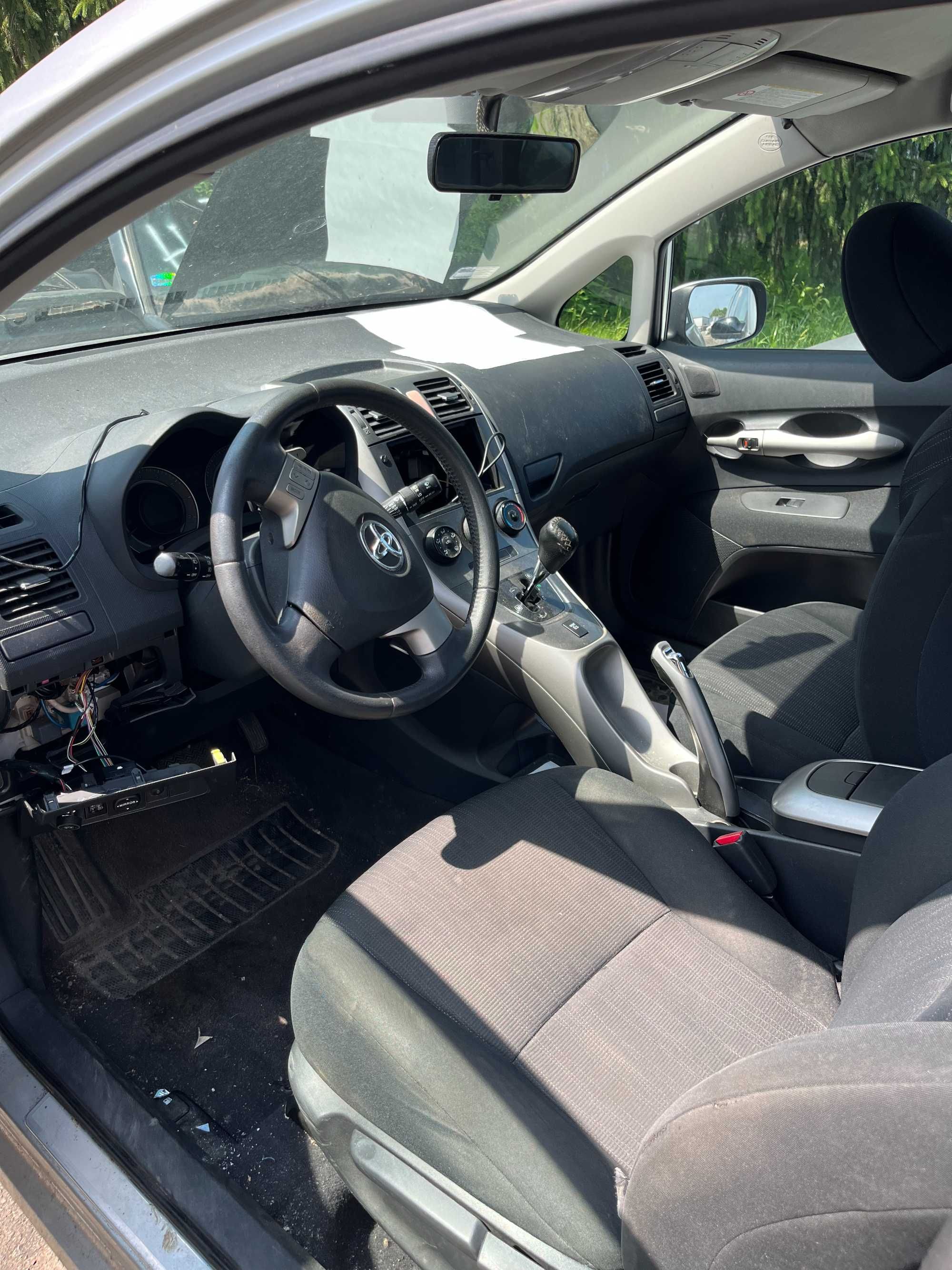 Toyota Auris 2007 na części karoseria drzwi lampy zderzak maska inne