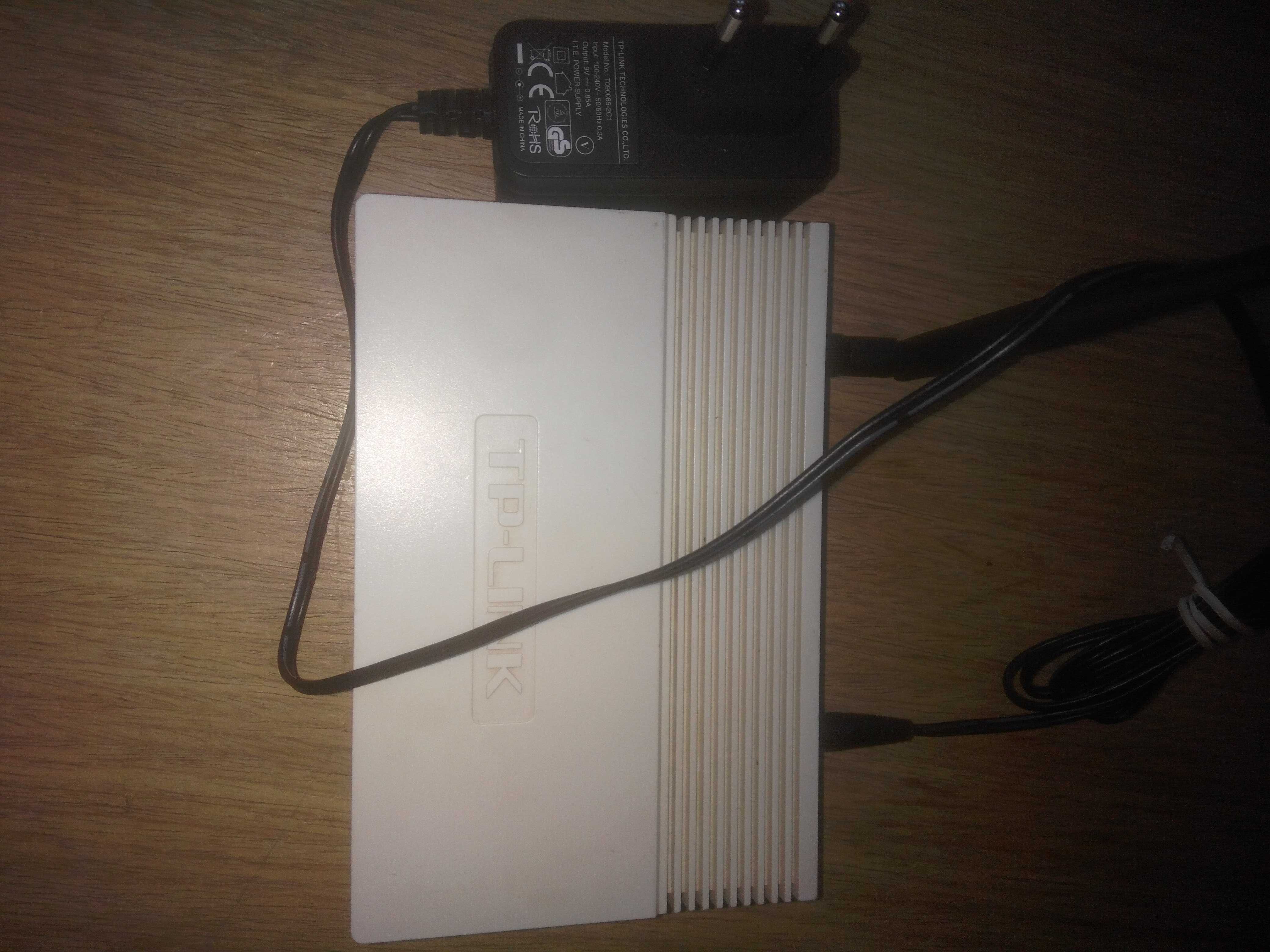 TP-LINK TL-WA701ND Точка доступу WI-Fi з оригінальним PoE адаптером