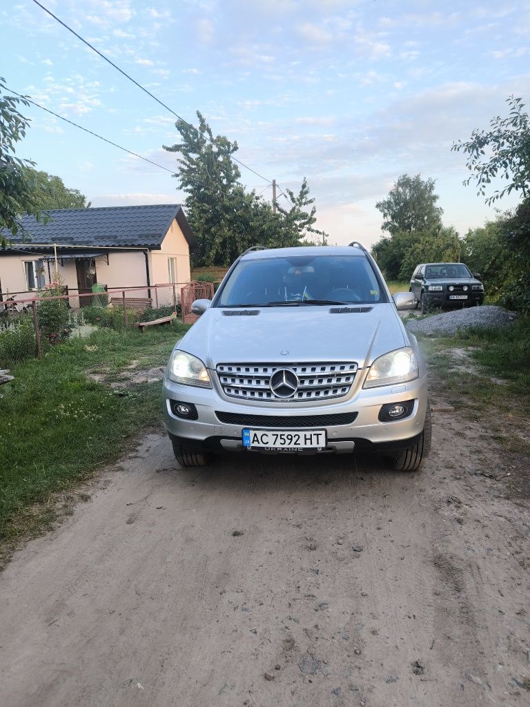 Мерседес ML-320. 2007року