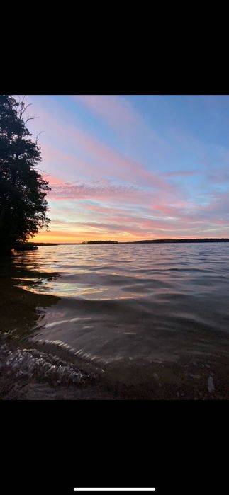 Działka nad jeziorem z nowym domkiem idealne miejsce na Twój azyl!