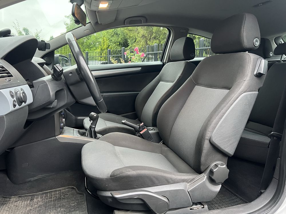 Opel Astra GTC 1.6 LPG multifunkcja, tempomat, komputer, A/C, alufelgi