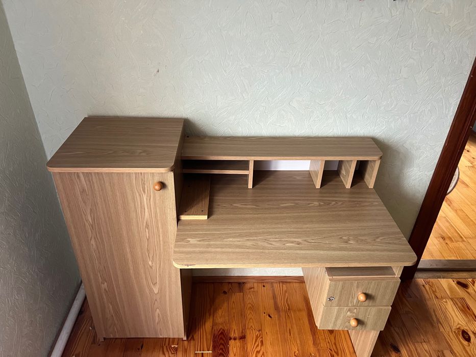 Продам письмовий стіл б/у