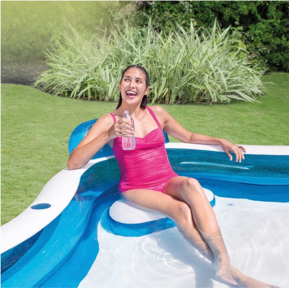Piscina Intex Familiar com assentos