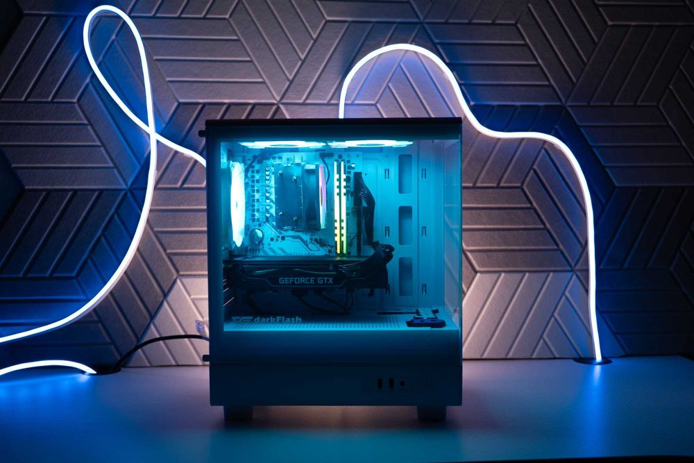komputer gamingowy, komputer stacjonarny do gier. Gtx 1660s, ryzen.