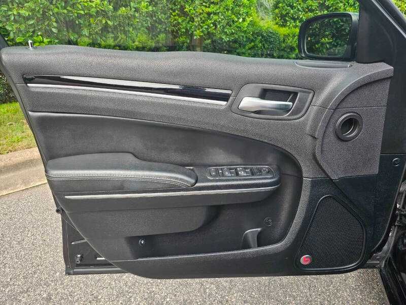 2017 Chrysler 300