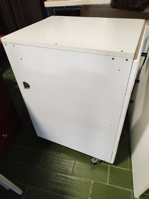 Movel com rodas 5 gavetas