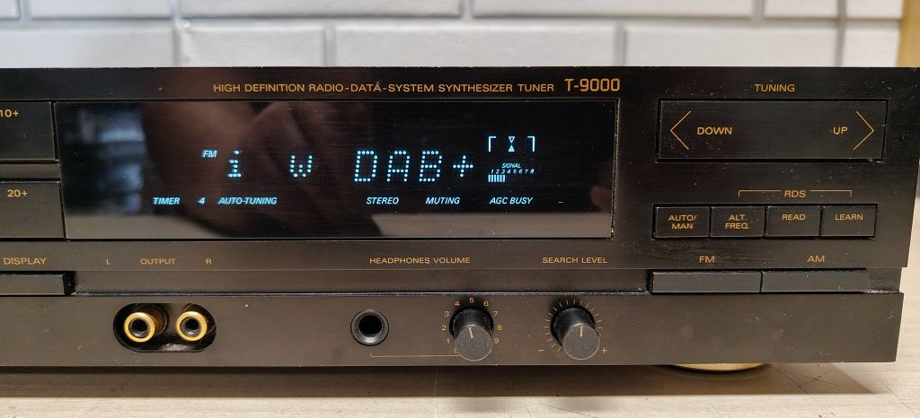 Tuner radiowy GRUNDIG FineArts T-9000
