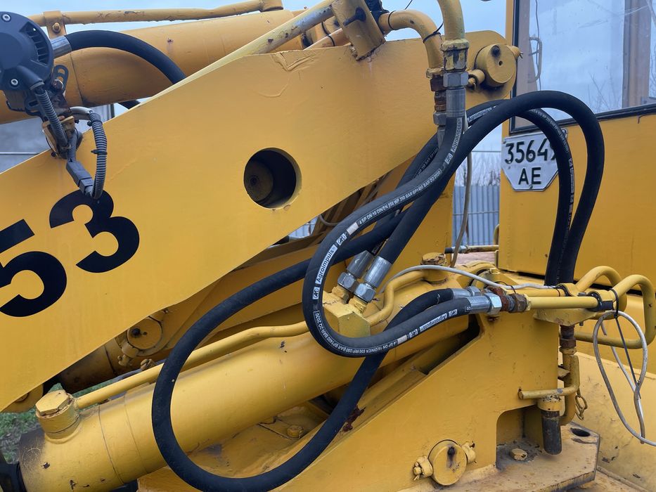 Фронтальный погрузчик UN 053  продам