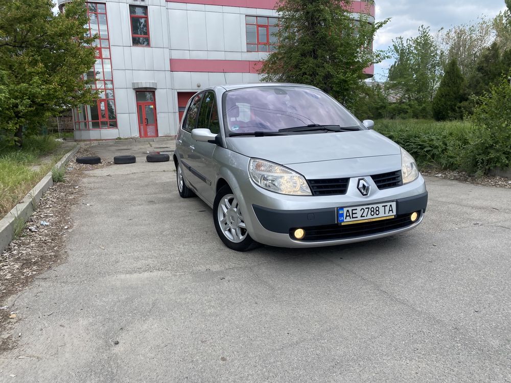 Renault Scenic 2 2.0 Бензин Автомат Обслужен