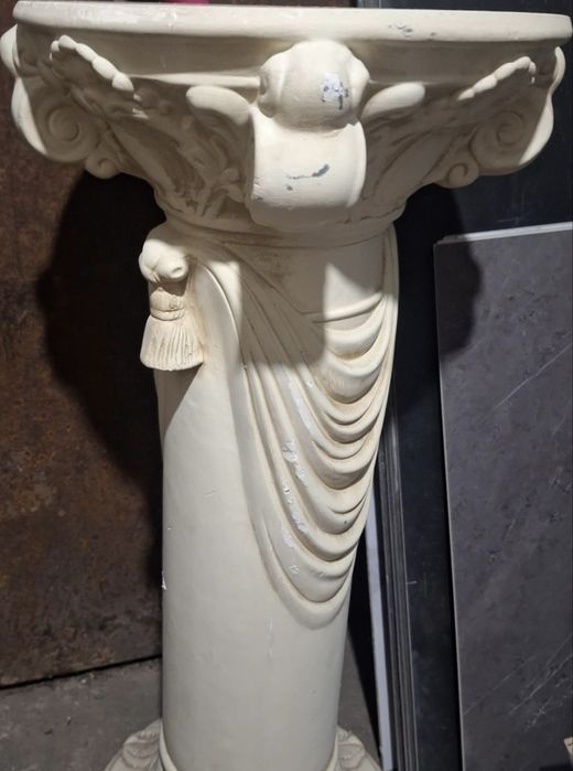 Kolumna piekna rzezbiona gips