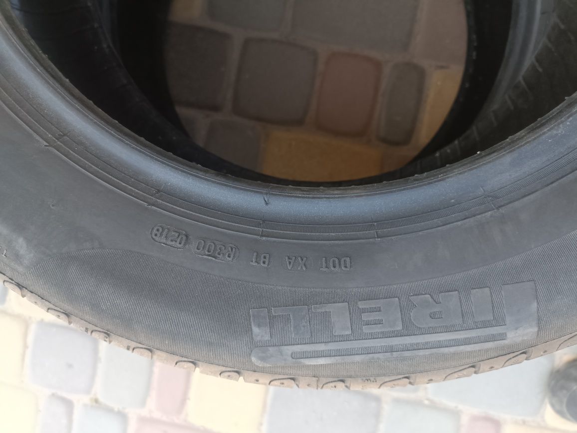 Pirelli  215/55 R16 шини літні