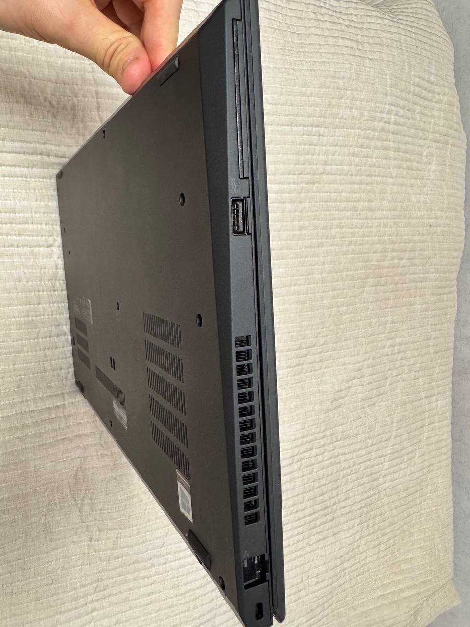 Lenovo ThinkPad T590  15.6 FHD (i7-8665U, 8GB RAM, 256GB SSD)