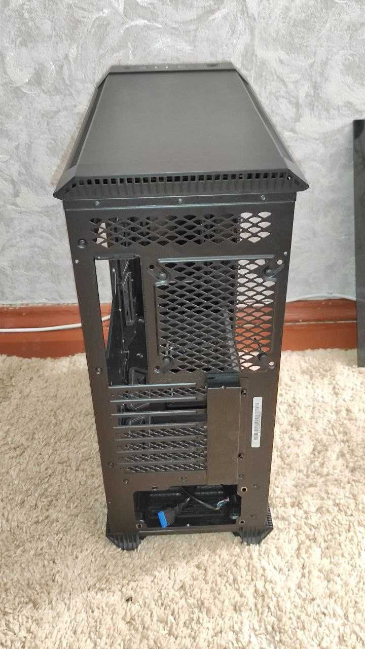 Корпус MSI MPG Gungnir 100