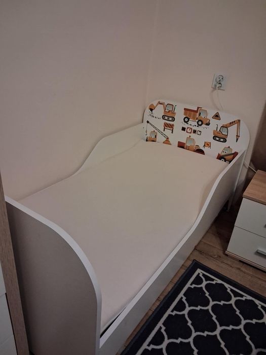 Łóżko dzieciecie 140x70 + 2 prześcieradła gratis