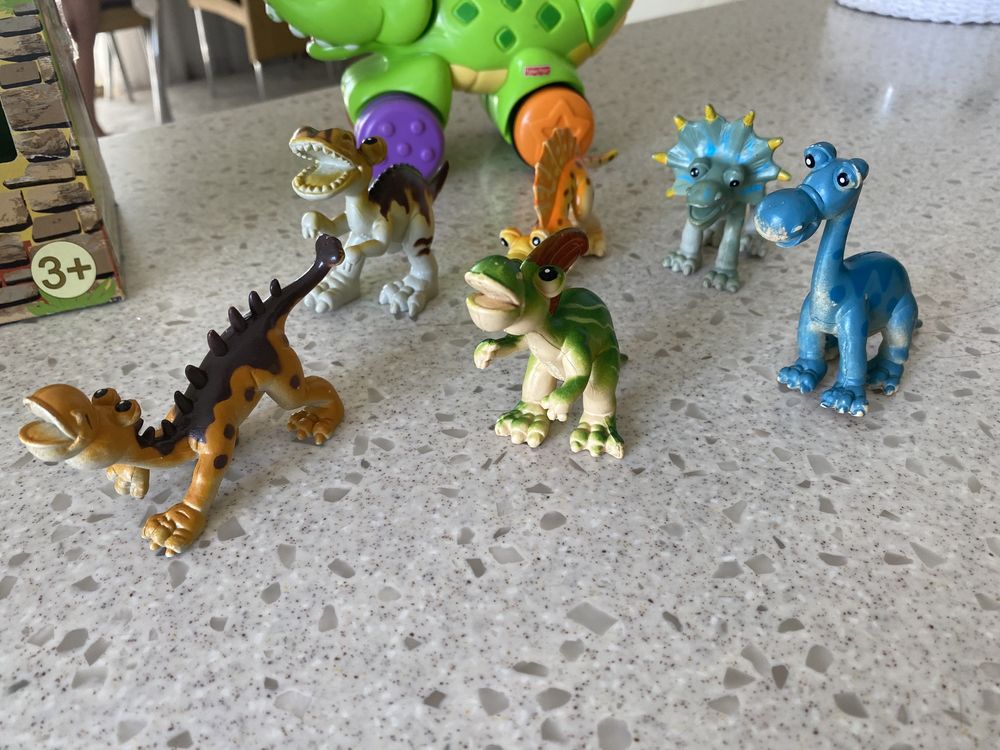Игрушки, фигурки динозавры, драконы, киндеры, dino