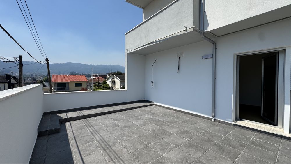 T1 Novo com Terraço - Perto do Continente das Taipas