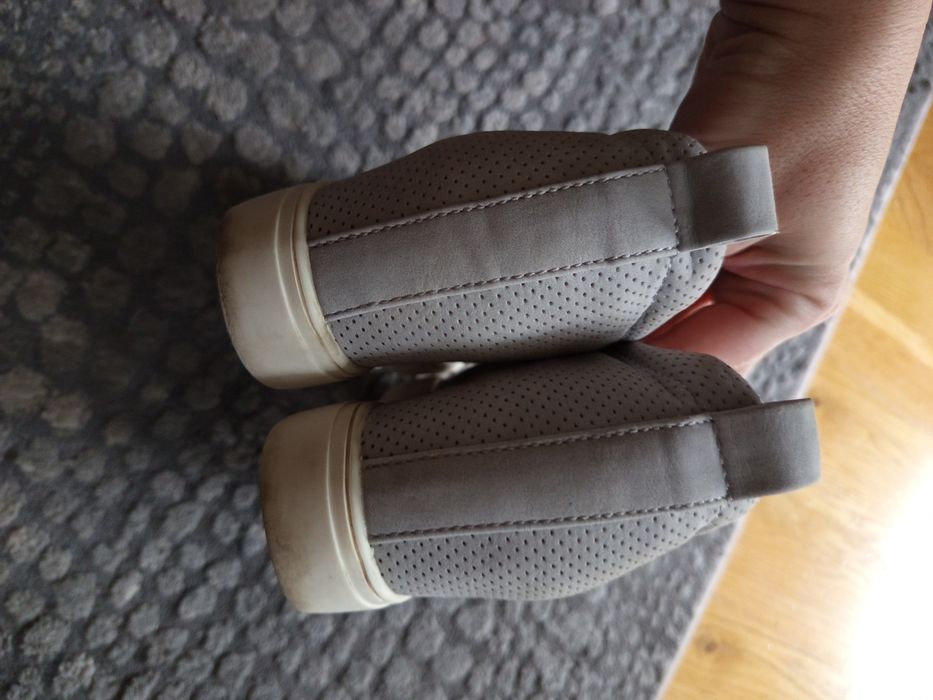 Szare buty na koturnie 39