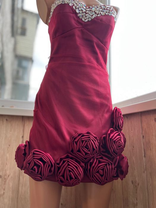 Продам випускну сукню