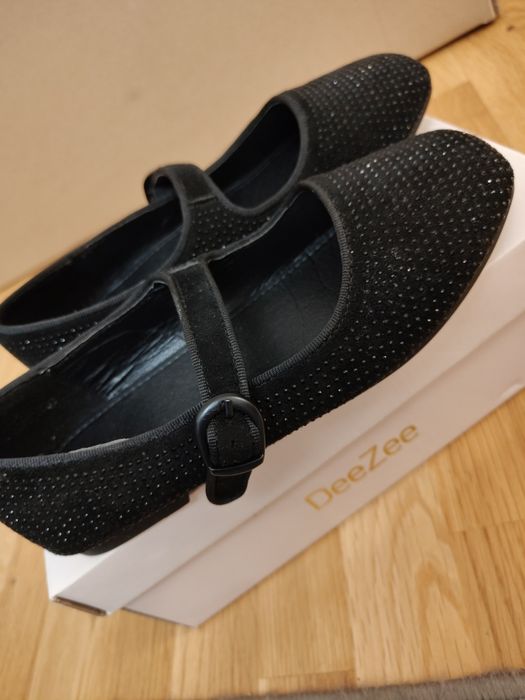 Śliczne czarne balerinki z cekinami r.34