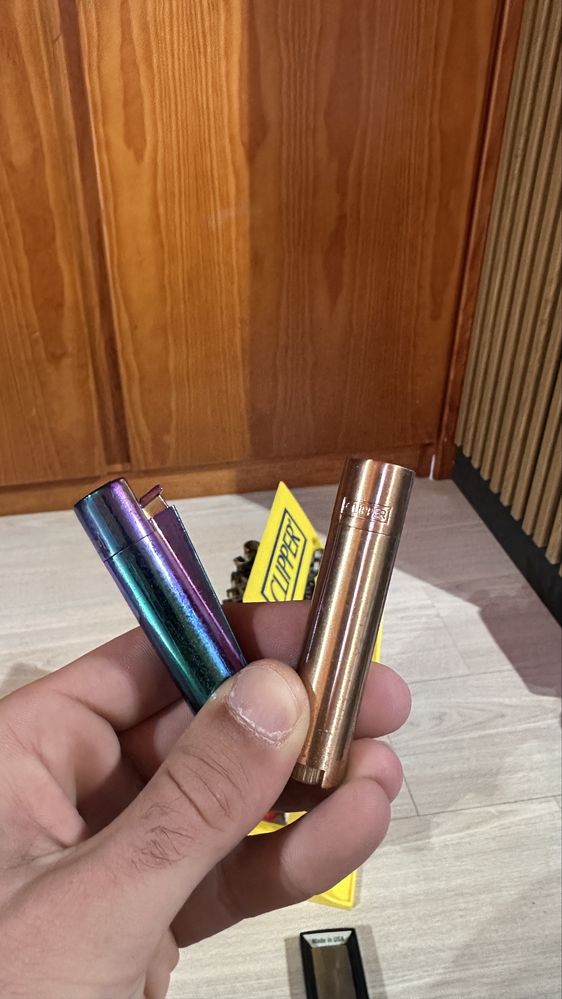 Isqueiros clipper e zippo