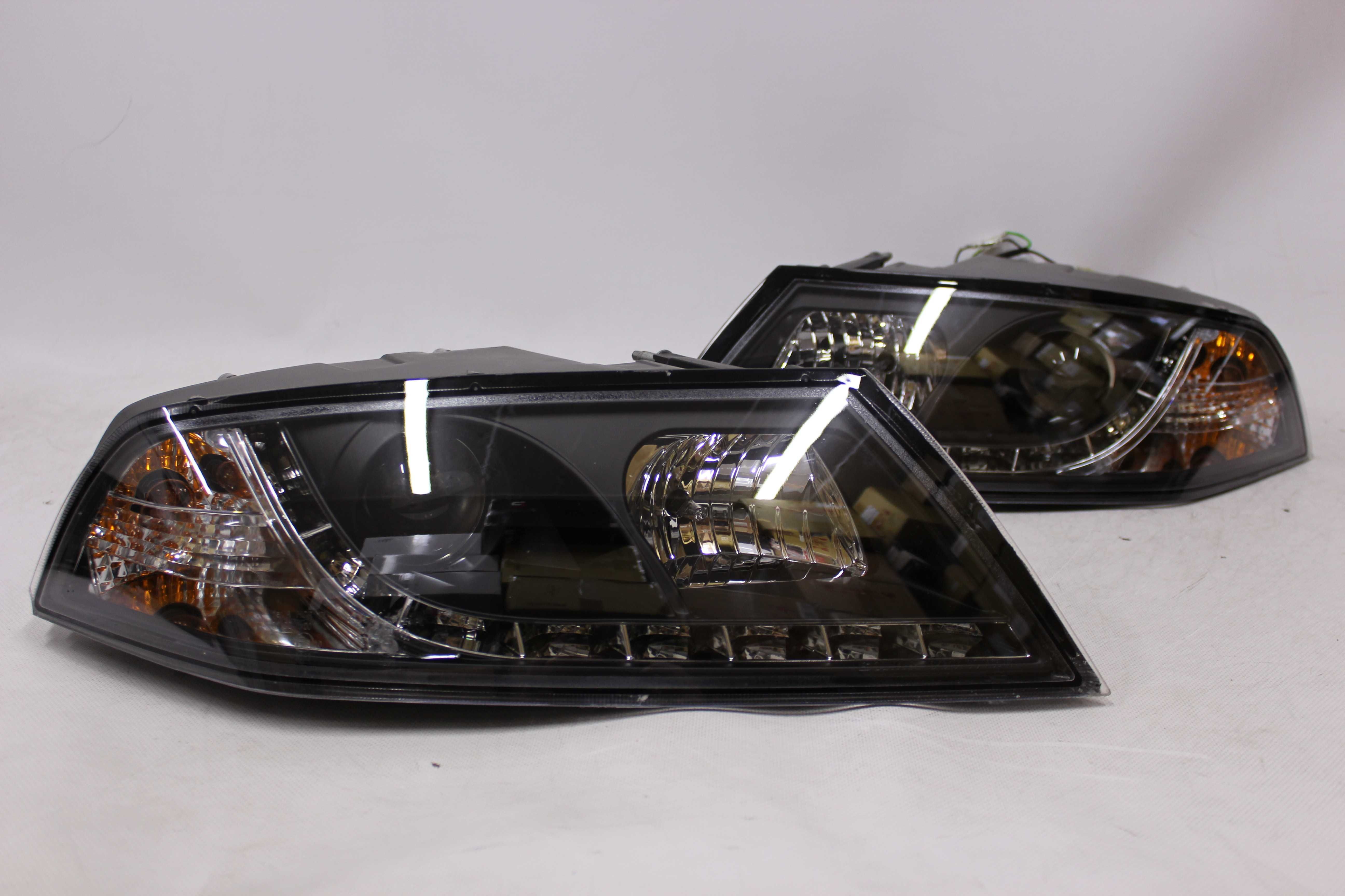 Lampy reflektory przednie przód SKODA OCTAVIA 2 II 04-08 XENON D1S LED