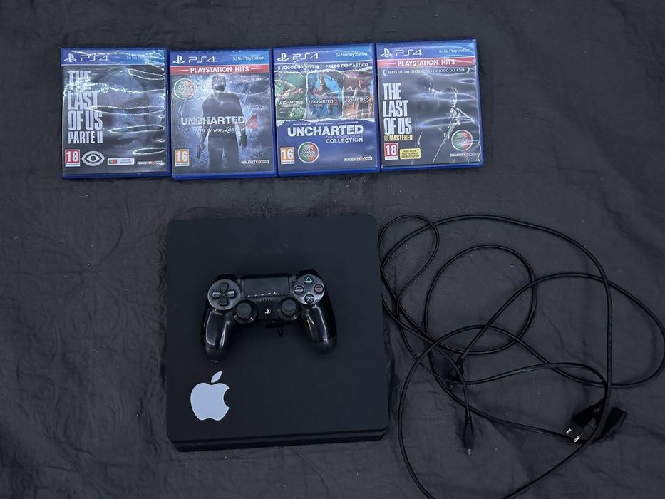 Playstation 4 slim + Oculos VR + 4 jogos + 2 comandos move